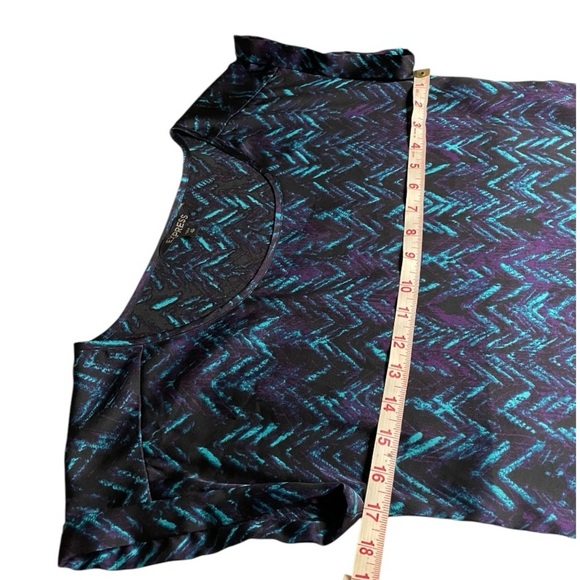 Express V-neck blouse Size:S and one crew neck size:xs - Picture 9 of 16